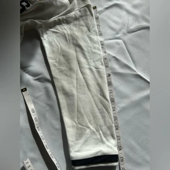 Reebok White NHL Penguins Hoodie - Picture 13 of 14